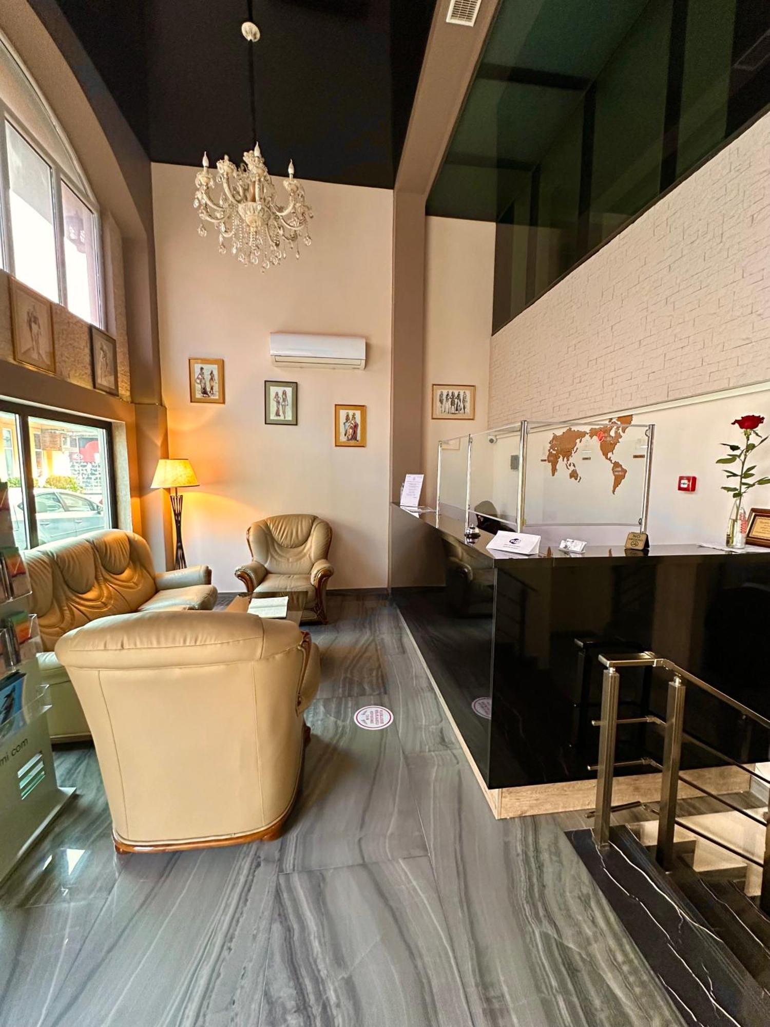 Hotel Aristocrat Батумі Екстер'єр фото