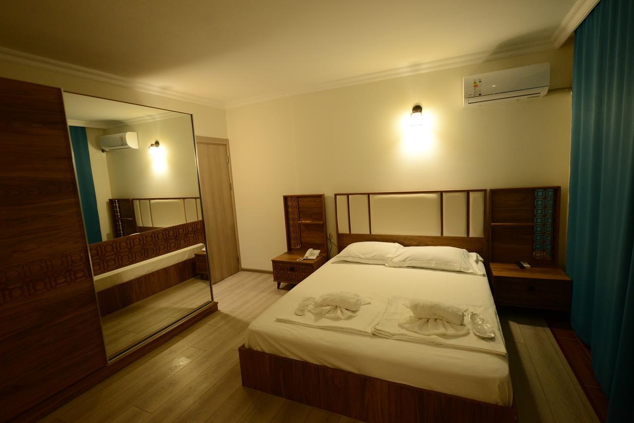 Hotel Aristocrat Батумі Екстер'єр фото