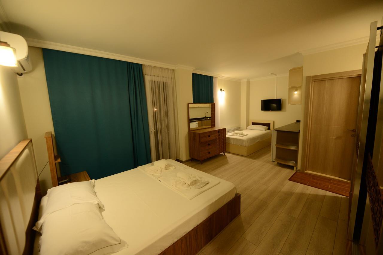 Hotel Aristocrat Батумі Екстер'єр фото