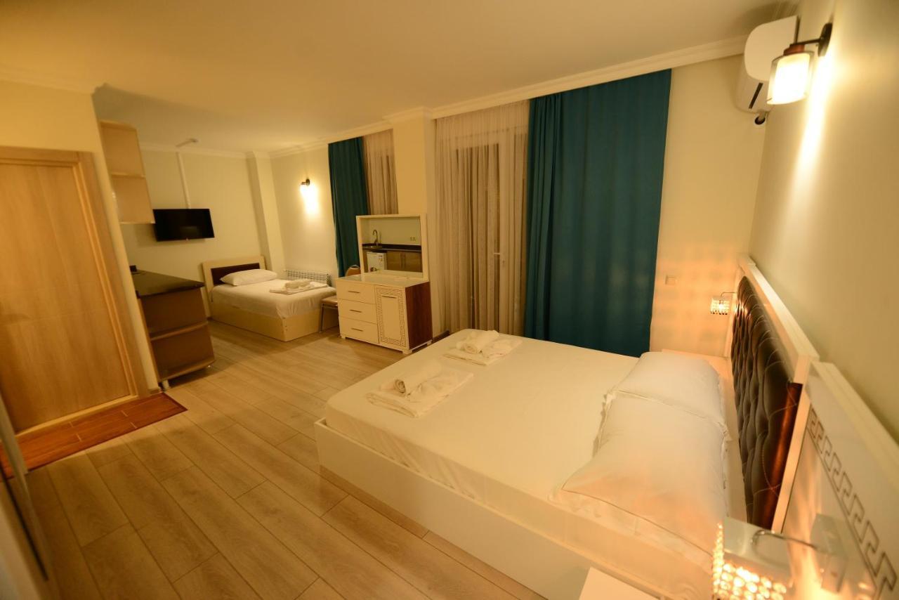 Hotel Aristocrat Батумі Екстер'єр фото