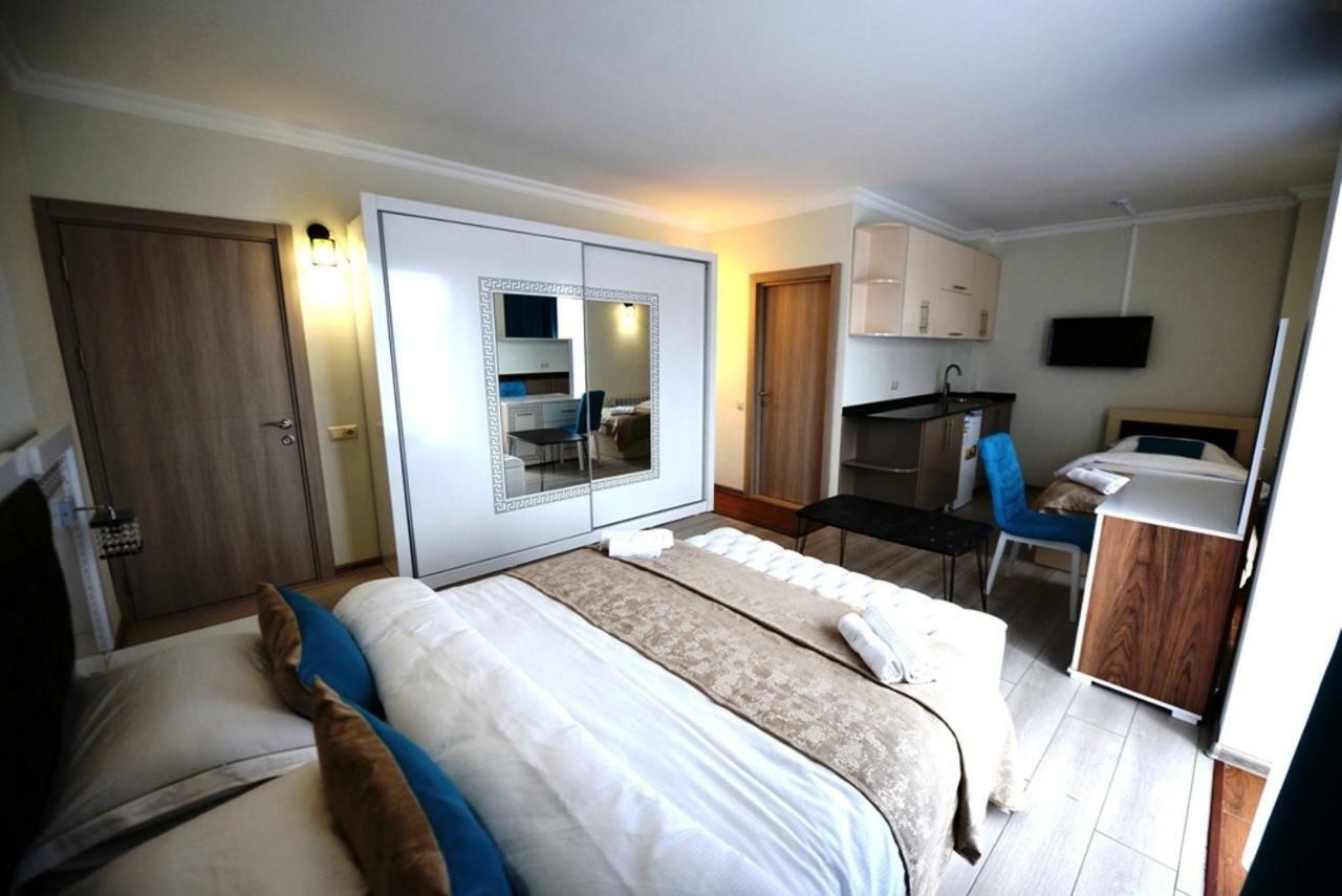Hotel Aristocrat Батумі Екстер'єр фото